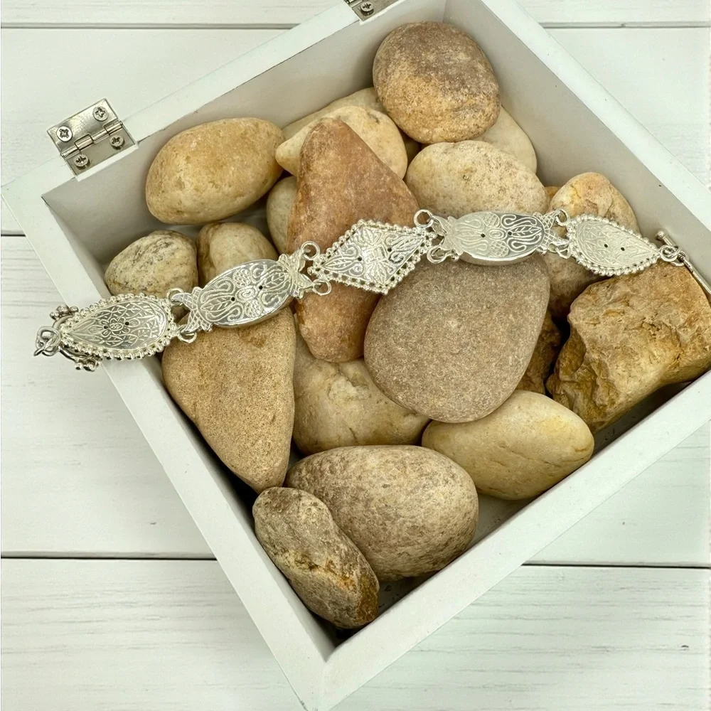 Whitney Kelly Sterling Silver Multi-Stone Beaded Frame Toggle Bracelet 7.5” - Picture 5 of 17